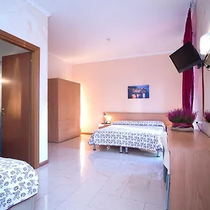Flora Hotel